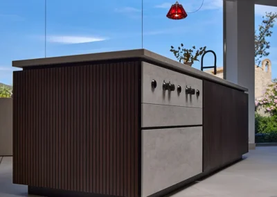 Beispielküche Kücheninsel mit Lamellen